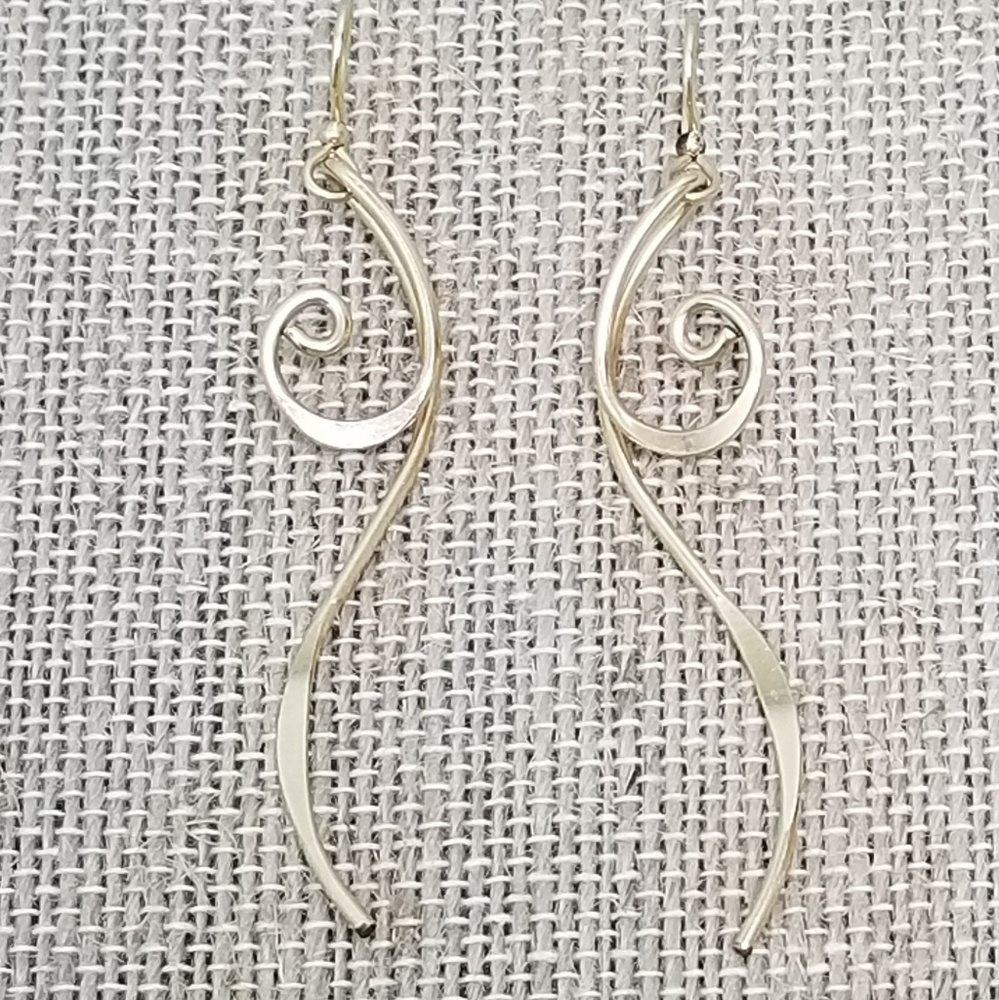 GOLD DANGLE EARRINGS | HAMMERED METAL